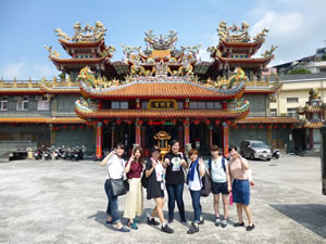 九份観光 8月19日（中央：真理大学ソラさん）