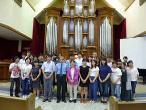 真理大学にて歓迎式 8月16日（前列左から5人目：真理大学学長）