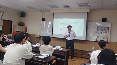 台中科技大にて①