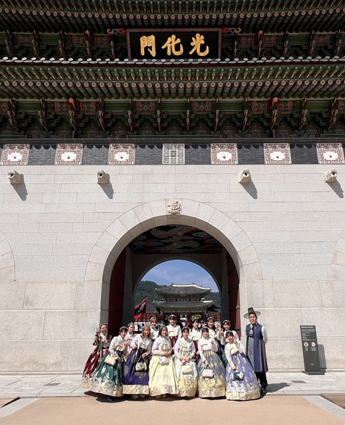 光化門・景福宮にて（1）