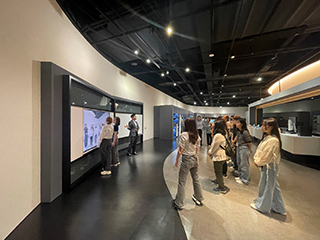 Samsung Innovation Museumにて（1）